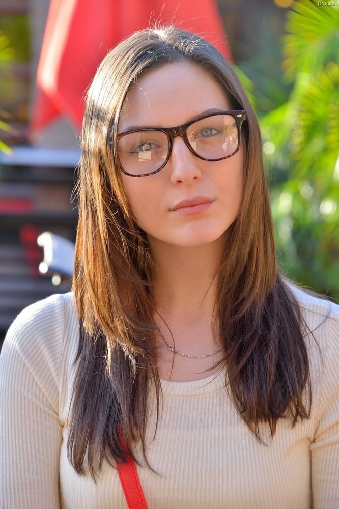 Pepper XO masturbating her naughty nerdy twat in the filthiest way possible - 1