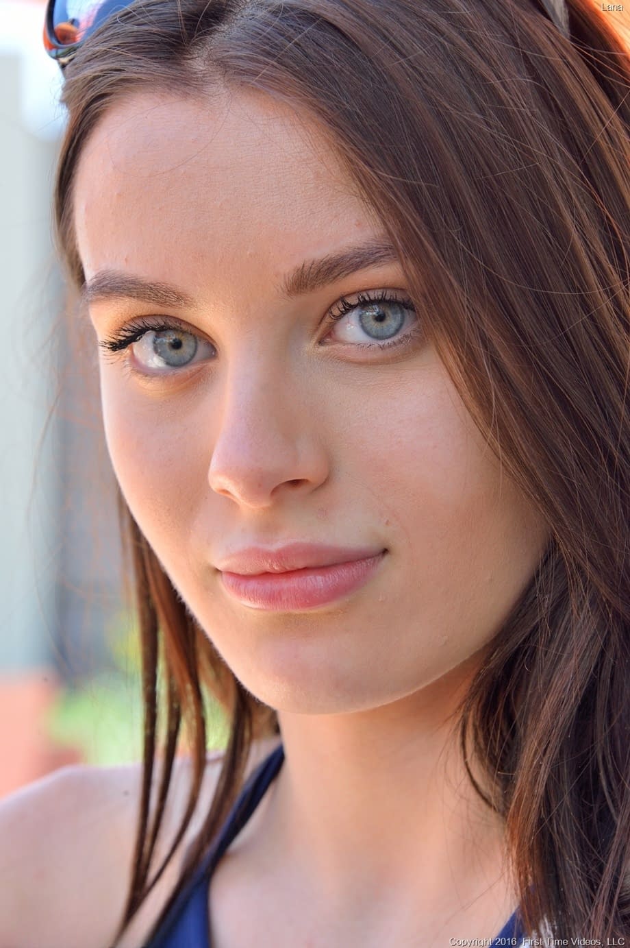 Lana Rhoades strips naked during nature hike in tight spandex - 5