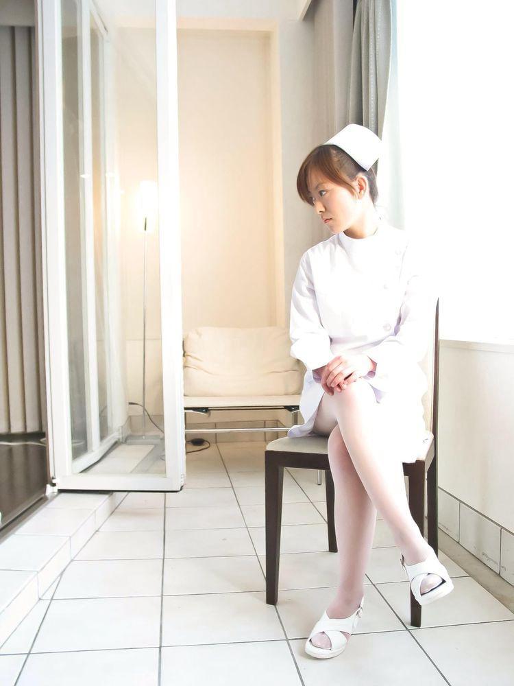 Miina Minamoto strips her uniform, sliding fingers deep inside her soaked Japanese pussy - 1