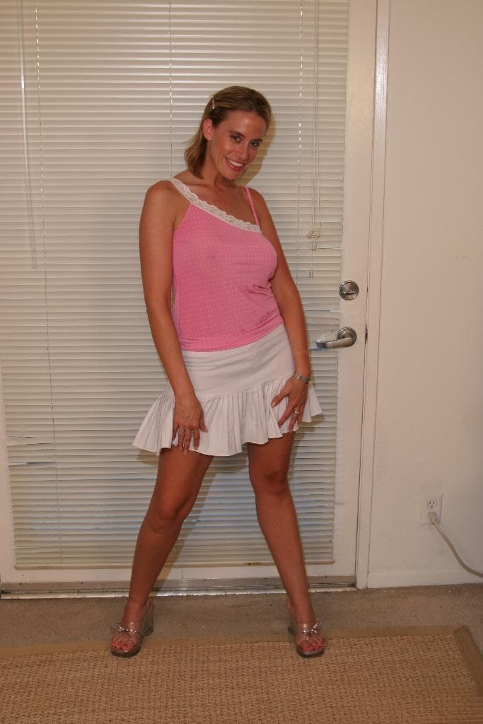 Kylie G Worthy MILF rubia domina un apasionado ride montando la polla afortunada de un hombre - 1