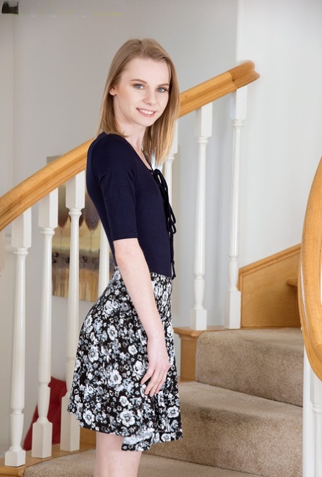 Catarina Petrov hikes up her dress revealing her skinny naked pussy - 4