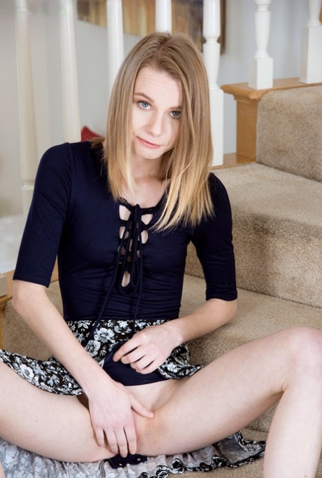 Catarina Petrov hikes up her dress revealing her skinny naked pussy - 8