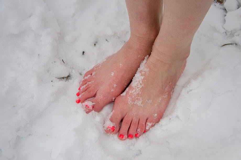 Bound Claudia Dark naked in snow, her saggy tits and bare feet exposed helplessly - 6