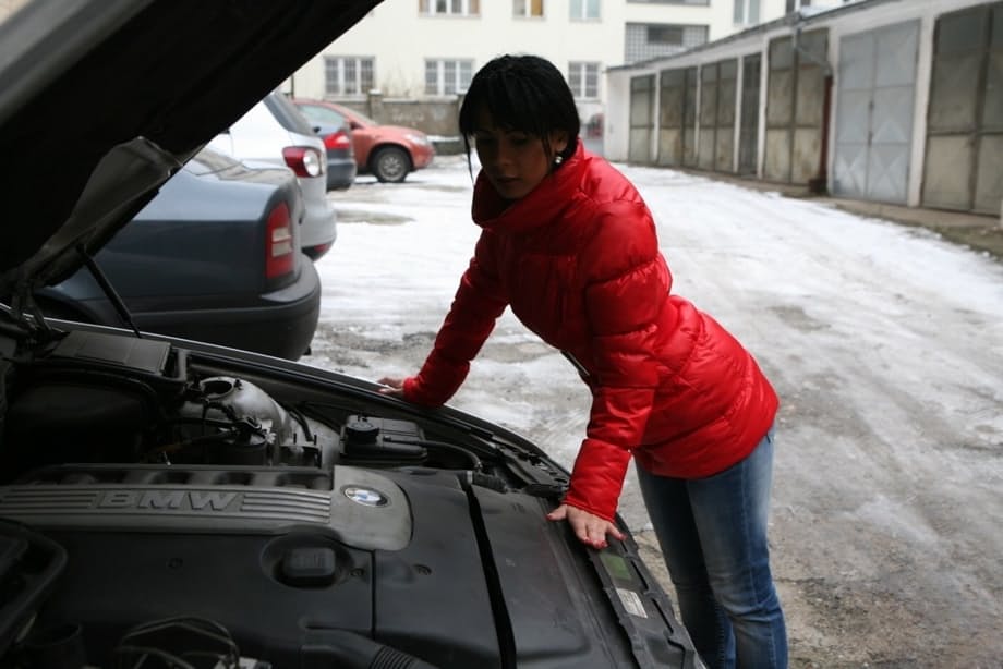 Isabella Chrystin, desiderosa mora, distrutta dall'auto, scopata con forza da un vecchio arrapato - 3