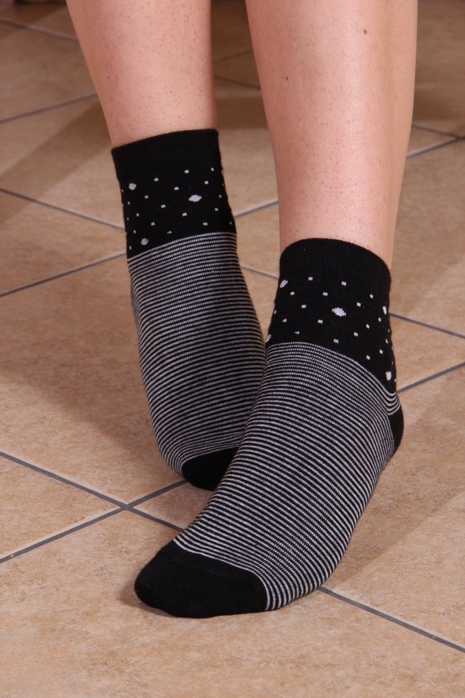Petra erotically removes her socks exposing flexible arched soles - 3