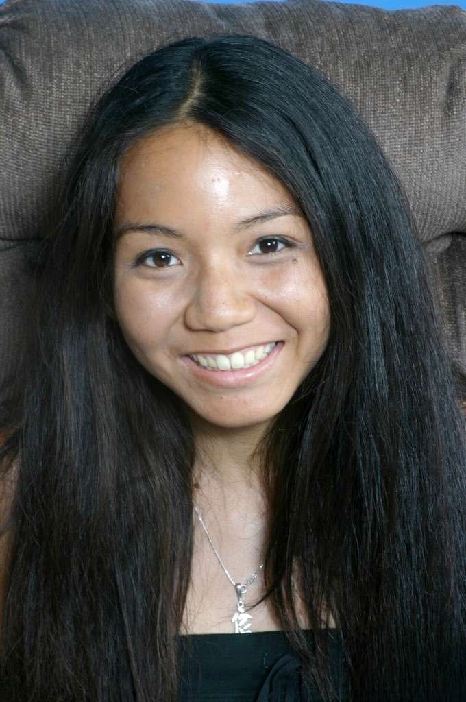 Keeani Lei : Asiatique débutante lèche le sperme de ses lèvres après une bonne branlette et pipe brûlante - 1