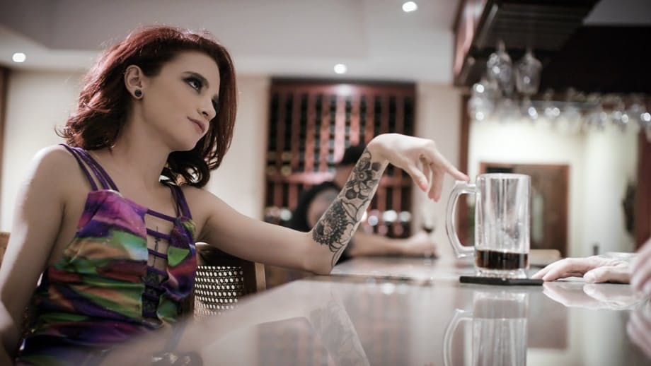 Lola Fae exhibe su cremoso creampie anal después de un brutal follón feroz - 1