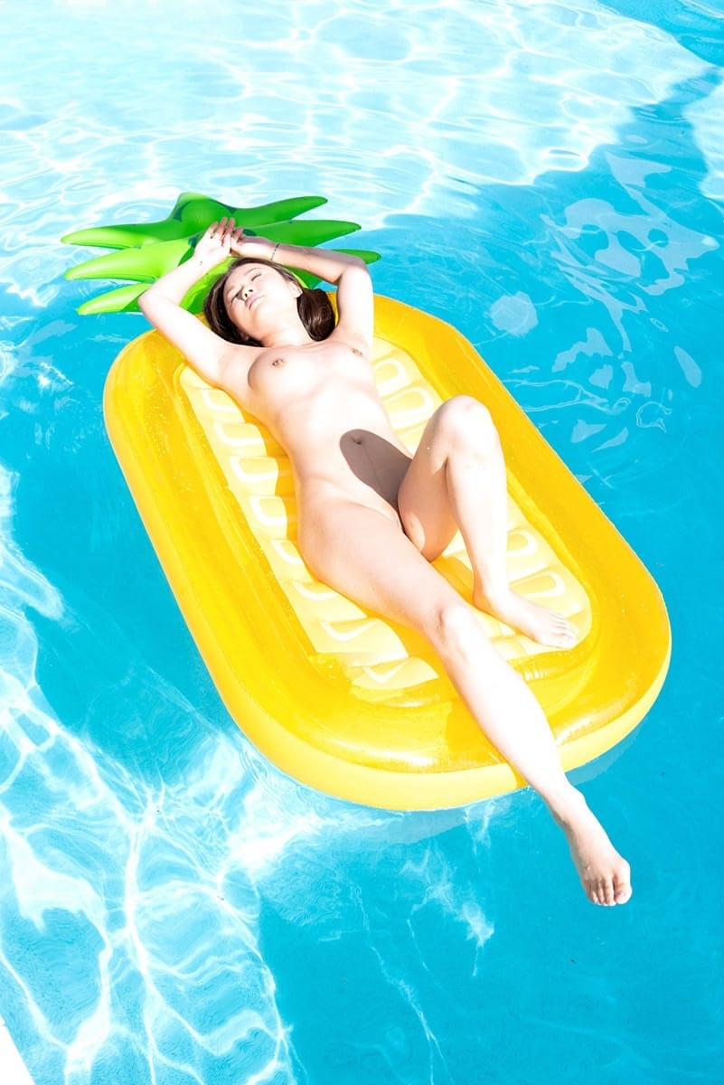 Stunning petite Lulu Chu strips naked during sizzling poolside bikini tease - 14