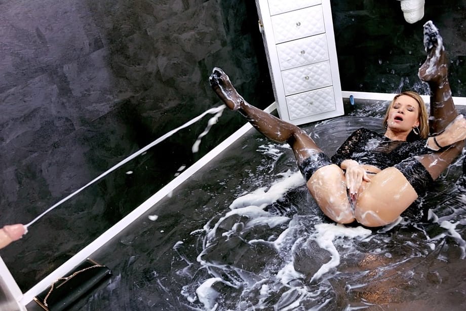 Angela Piaf soaking her dirty blonde body in messy gloryhole cum bath fuck - 14