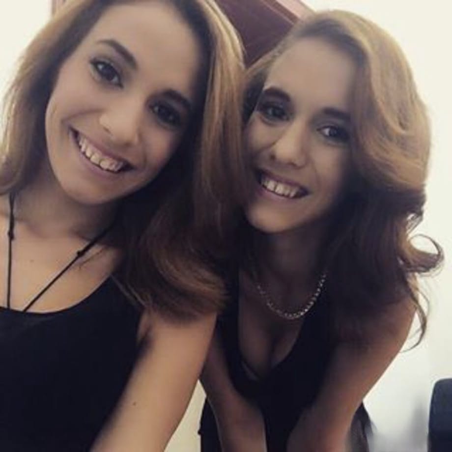 Kitty Fox et sa sœur prennent la pose audacieusement, en selfies provocants vêtues et en lingerie - 8