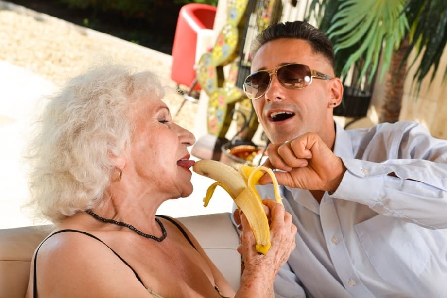 Norma B's Platinum Curves: Dildo-Teasing Fruit Play Erupts Into Hardcore Toyboy Orgasm - 2