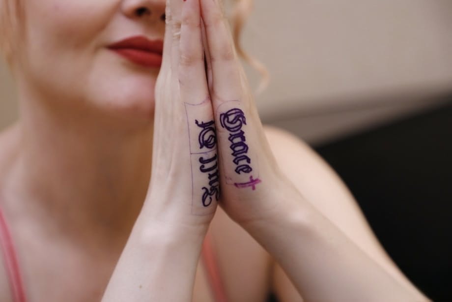 Joshua Gray With Arielle Aquinas Gets Fresh Ink Before Pussy To Mouth Fuck - 2