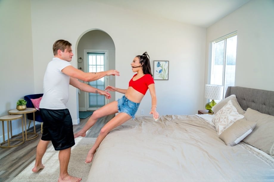 Aria Valencia teases her stepbrother seductively in tiny Daisy Duke shorts while skinny and young - 5