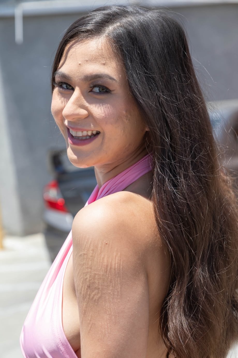 Jasmine Wilde gives a public flash before blowing thick cock in the store - 5