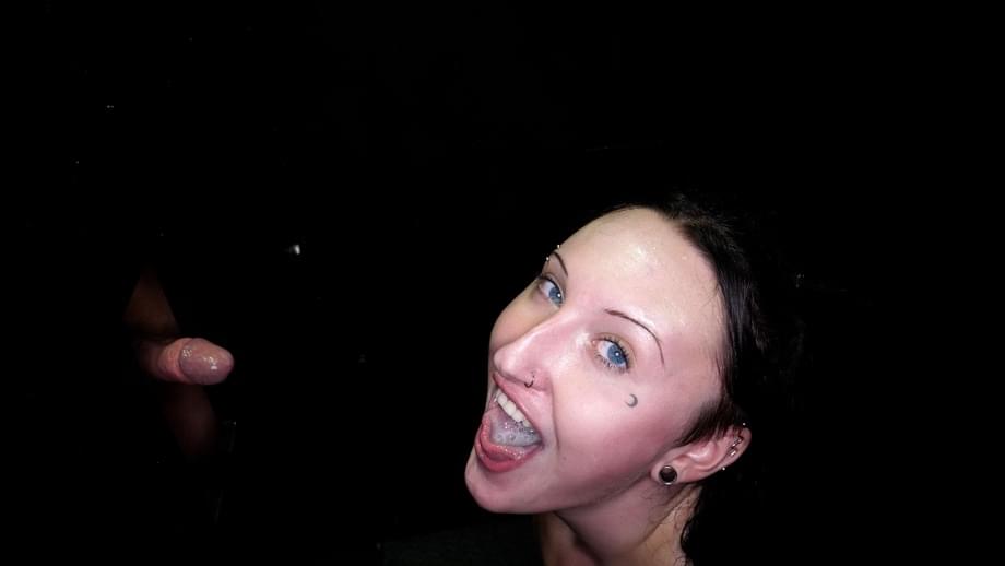 Raven Vice devora con avidez gruesas cargas de semen a través de un gloryhole - 6