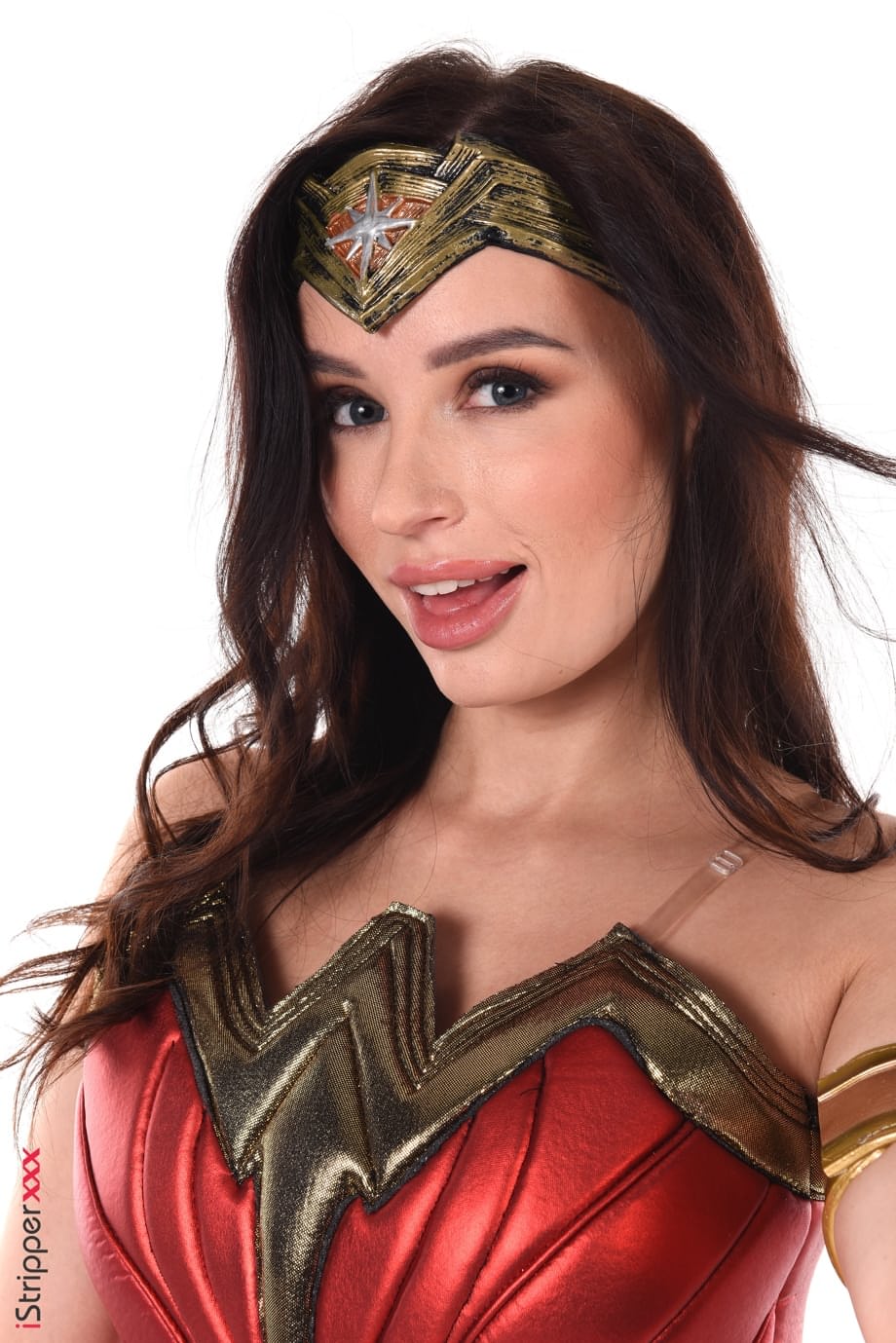 la sensuale milena ray si spoglia dai panni cosplay per ditalinarsi la passera rosa inzuppata - 6
