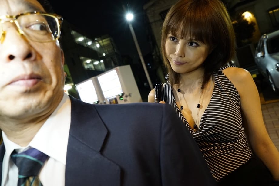 Erena Mizuhara Satisfies Daddy: Delicious Japanese Blowjob Leads to Intense Fuck - 1