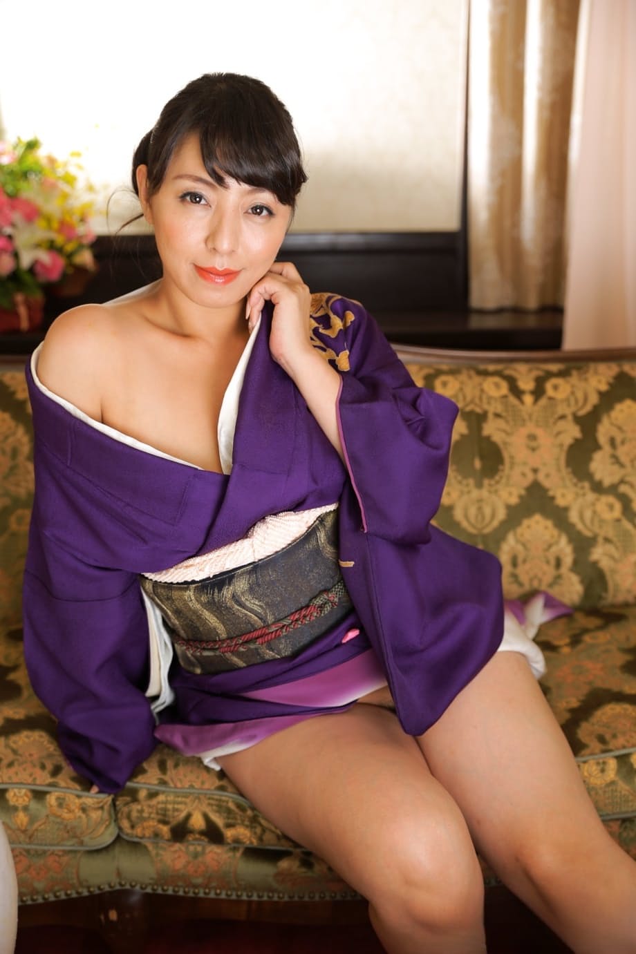 Ryoko Murakami teases her huge hairy tits and pussy out of kimono - 8