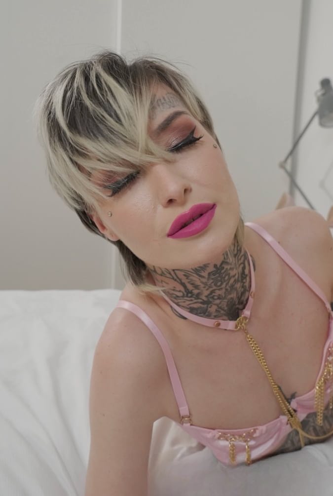 Tabitha Poison teases with seductive bare skin, revealing every curve in an all-nude erotic showcase - 16