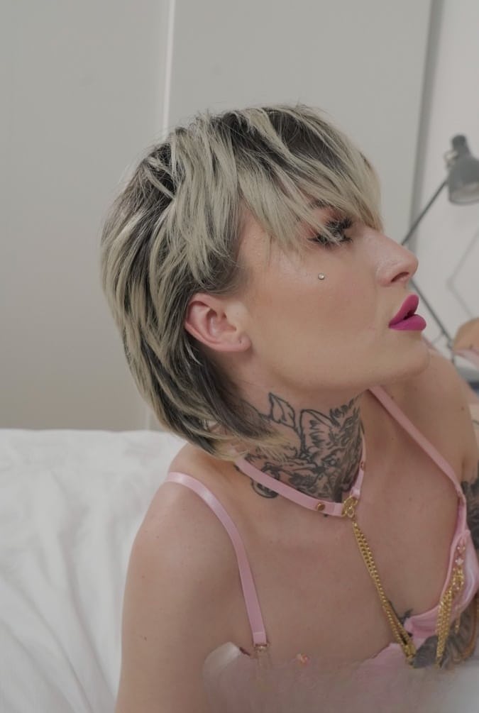 Tabitha Poison teases with seductive bare skin, revealing every curve in an all-nude erotic showcase - 18