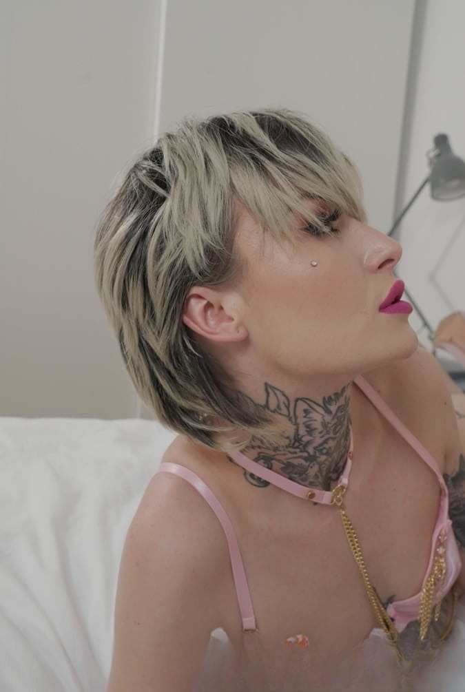 Tabitha Poison teases with seductive bare skin, revealing every curve in an all-nude erotic showcase - 19