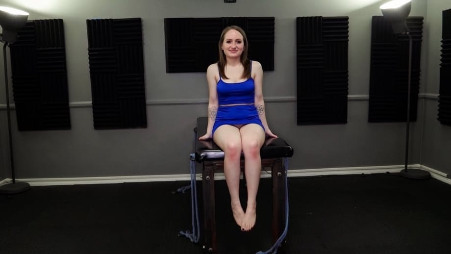 Lizzie Love dans une partouze interraciale explicite avec plusieurs bites dures - 1