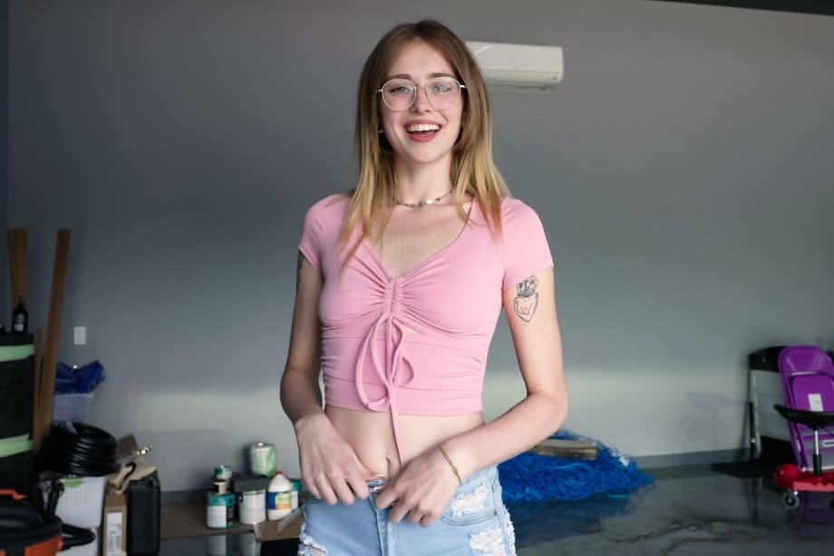Luke Longly delivers intense POV sex with redheaded MILF Lucy Foxx taking a cumshot on her glasses - 1