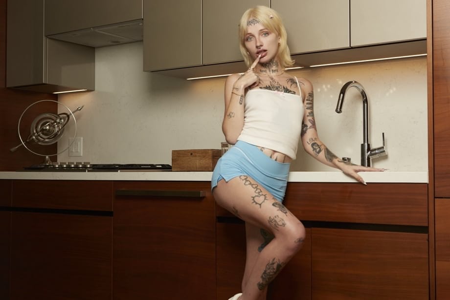 Riley Moon's wild night with tattooed man hardcore sex drenched in sweat - 1
