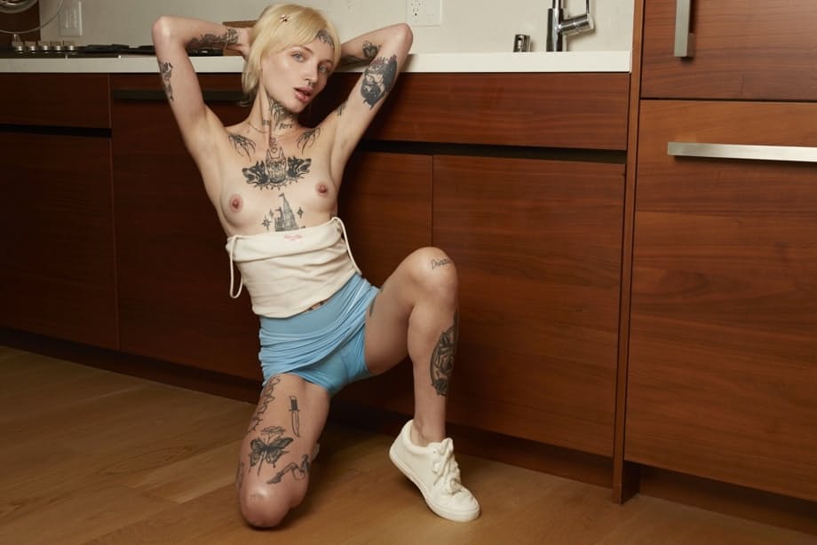 Riley Moon's wild night with tattooed man hardcore sex drenched in sweat - 4