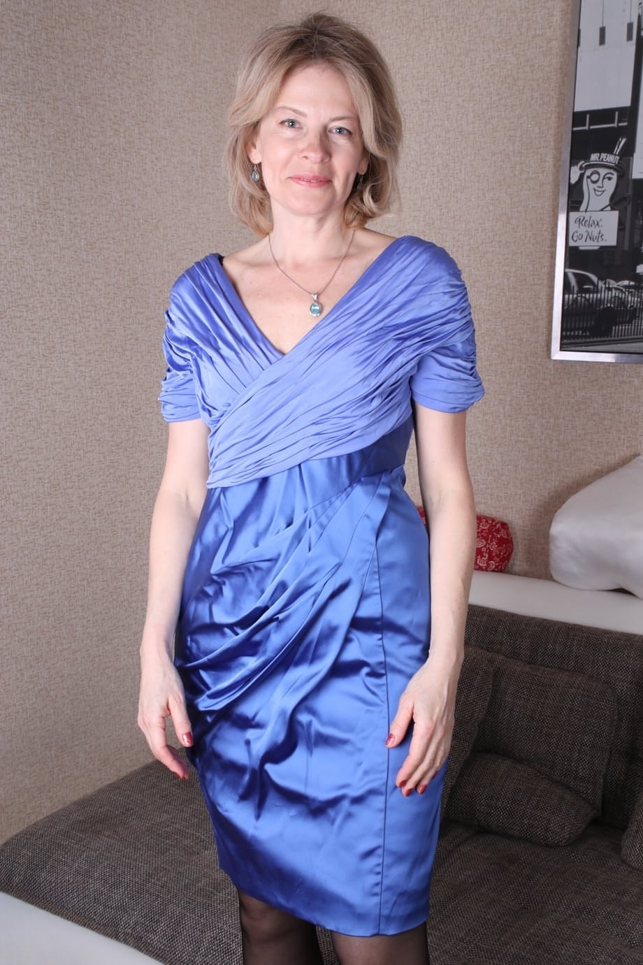 Diana aux gros seins adore les échanges oraux et les parties de sexe vaginal débridé avec son jeune étalon - 1