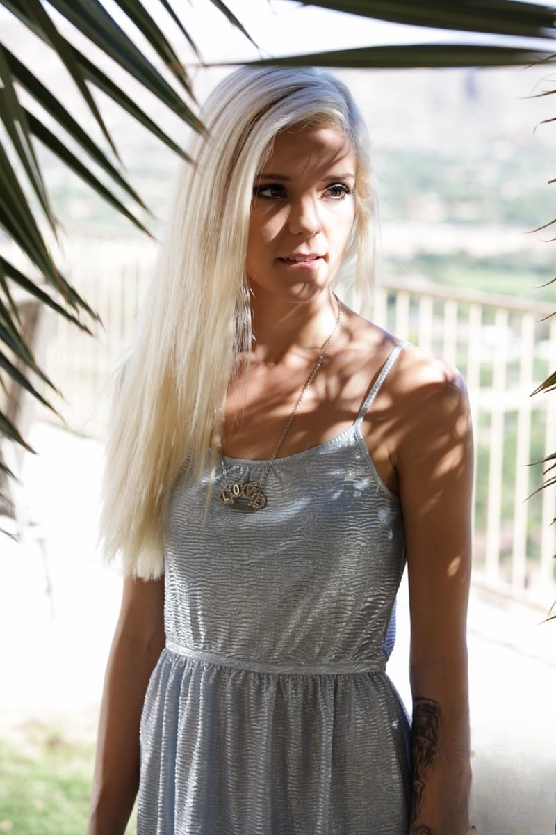 Blonde seductress Halle Von teases boyfriend by slowly lowering wet panties - 2