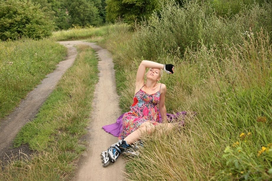 Sweet Cat teases by rollerskating path then fingers her dripping wet clit - 2
