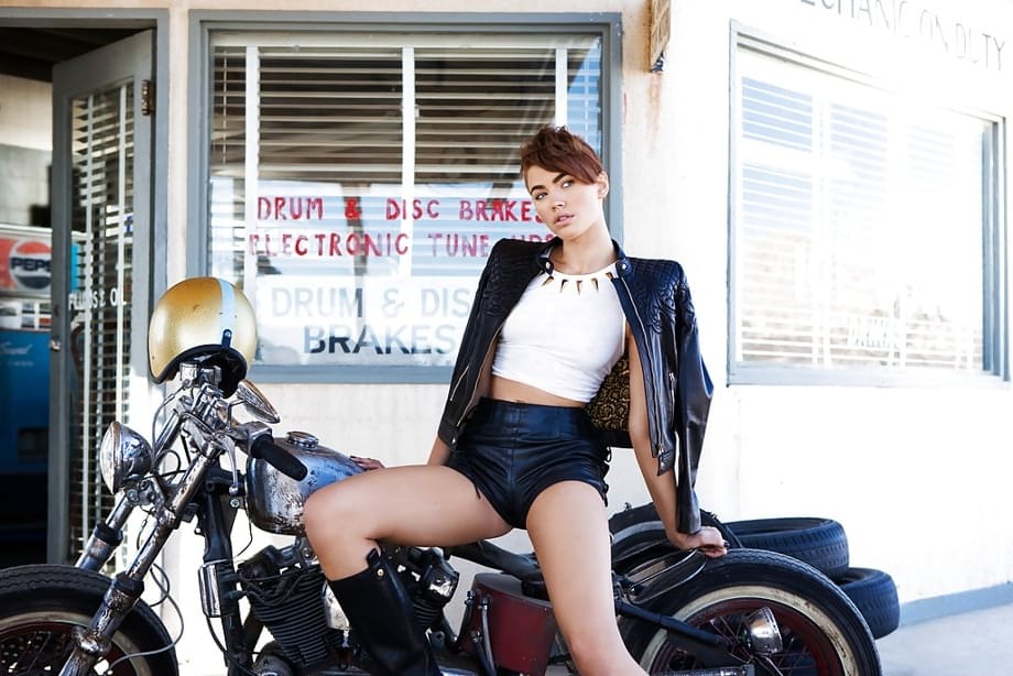 Britt Linn flaunts her perfect curves as a rebellious biker outdoors - 1