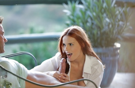 La sensuelle rousse vedette du porno Susana Melo prodigue un plaisir oral inoubliable - 5