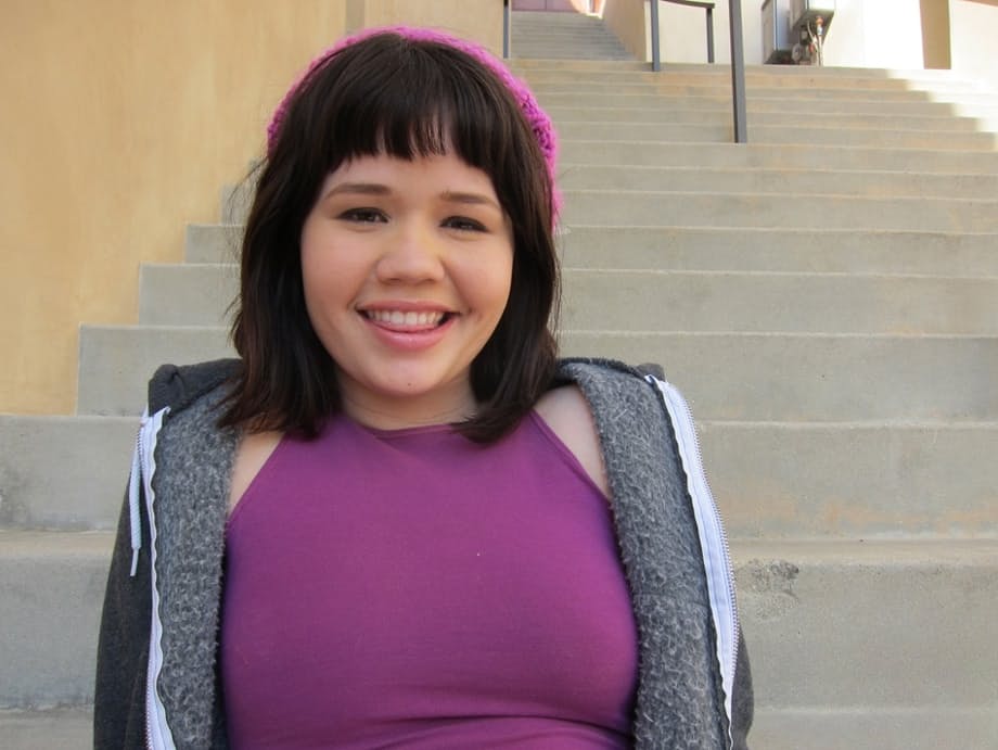 Yhivi raunchy Asian slut strips bare on public stairways - 6