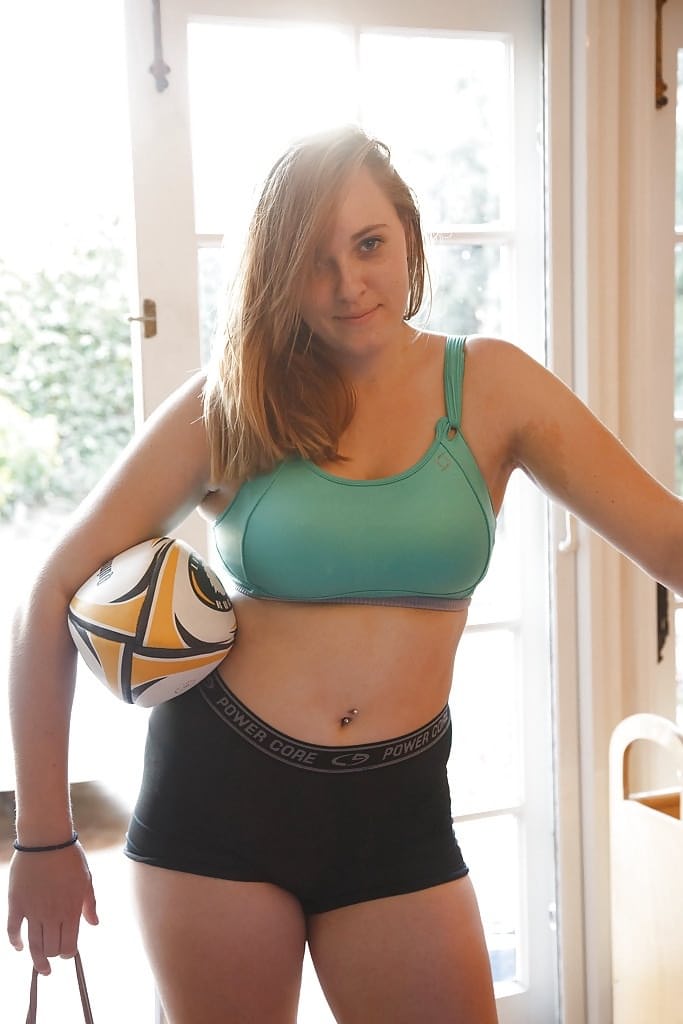 Deirdre spreads thick thighs in tight spandex shorts and naughty knee-highs for you - 11