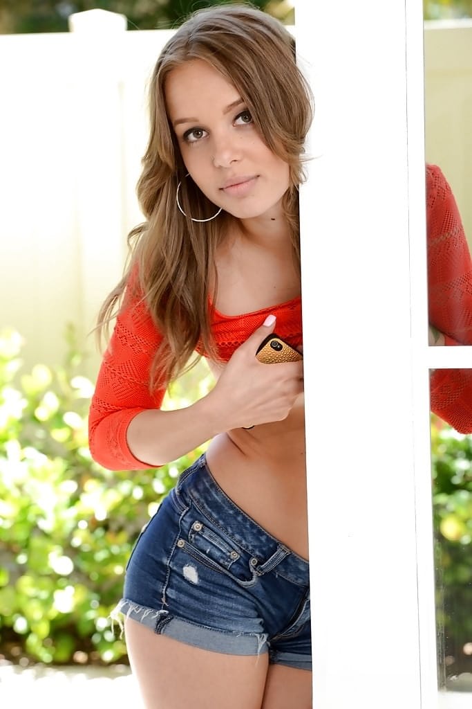 Liza Rowe reveals her petite breasts in the backyard with seductive teasing - 12