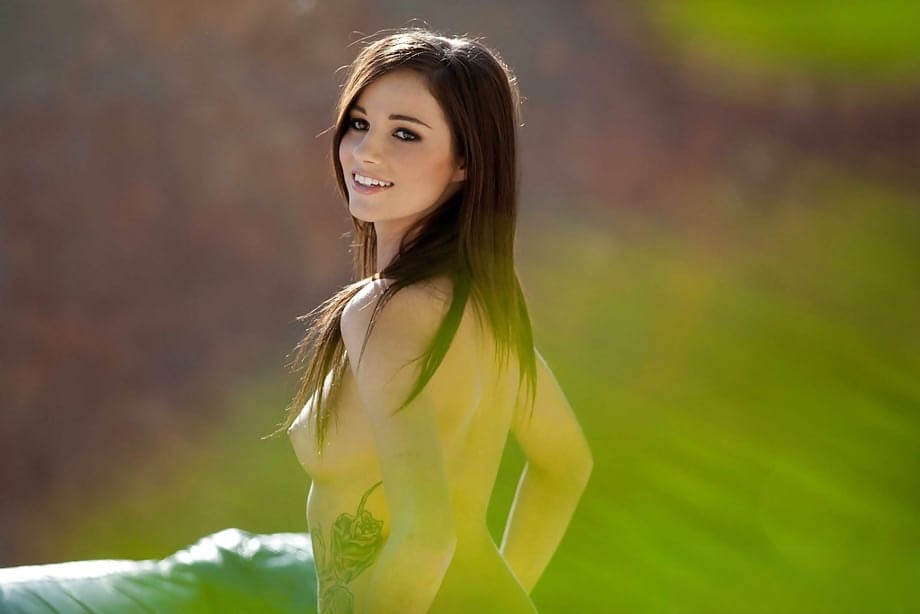 Madison Morgan mostra tutte le sue curve seducenti per il massimo piacere visivo - 3