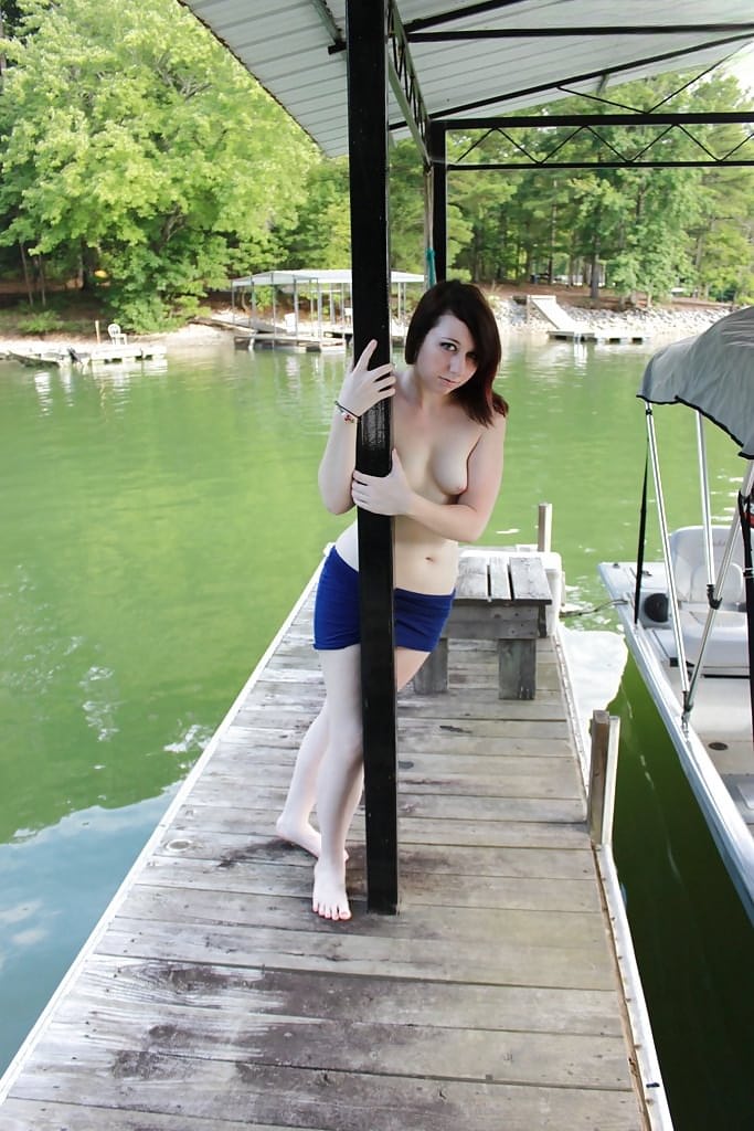 Dakota Charms strips nude in sizzling backyard amateur romp - 9