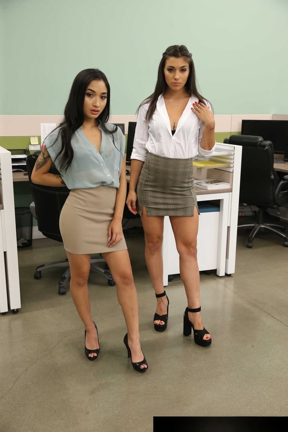 Avery Black gets intimately exposed alongside petite Brooklyn Gray, spreading slick, juicy cunts for your pleasure. - 2