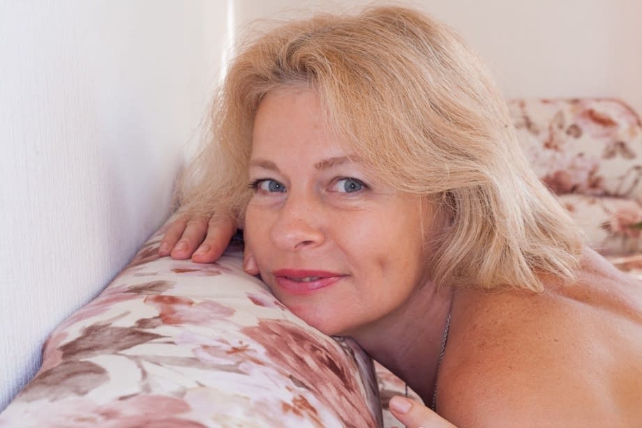 Diana granny exhibits her luscious hot sweaty bush while fingering hard - 20
