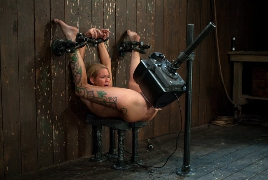 Rain DeGrey's metal-bound holes displayed in cruel slave training punishment - 17