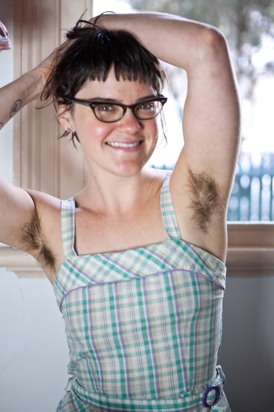 Amateur nerd Mona reveals unshaved armpits before rubbing her hairy clit