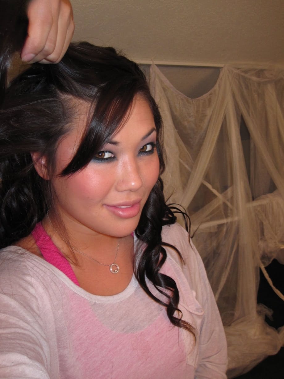 London Keyes striptease en lencería transparente revelando pechos respingones y coño rosado - 8