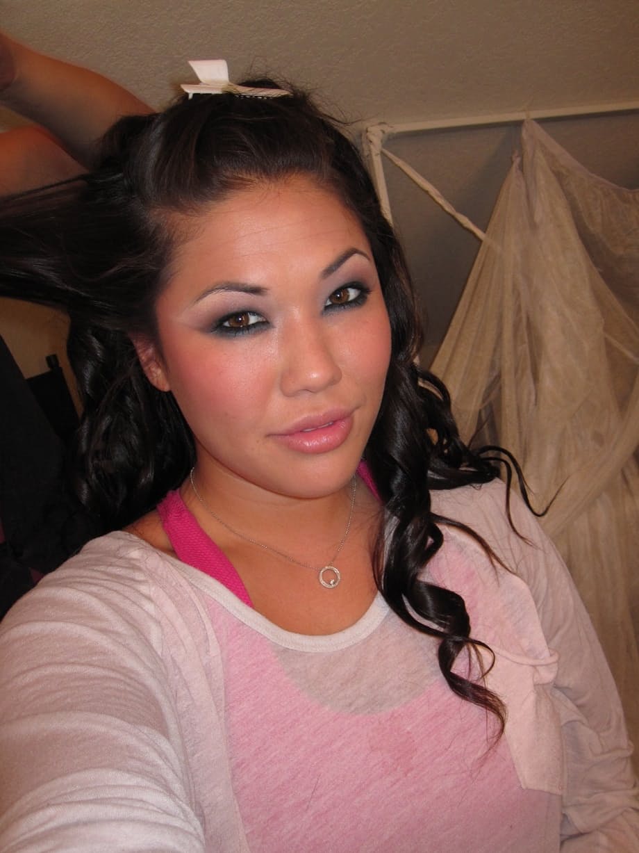 London Keyes striptease en lencería transparente revelando pechos respingones y coño rosado - 9
