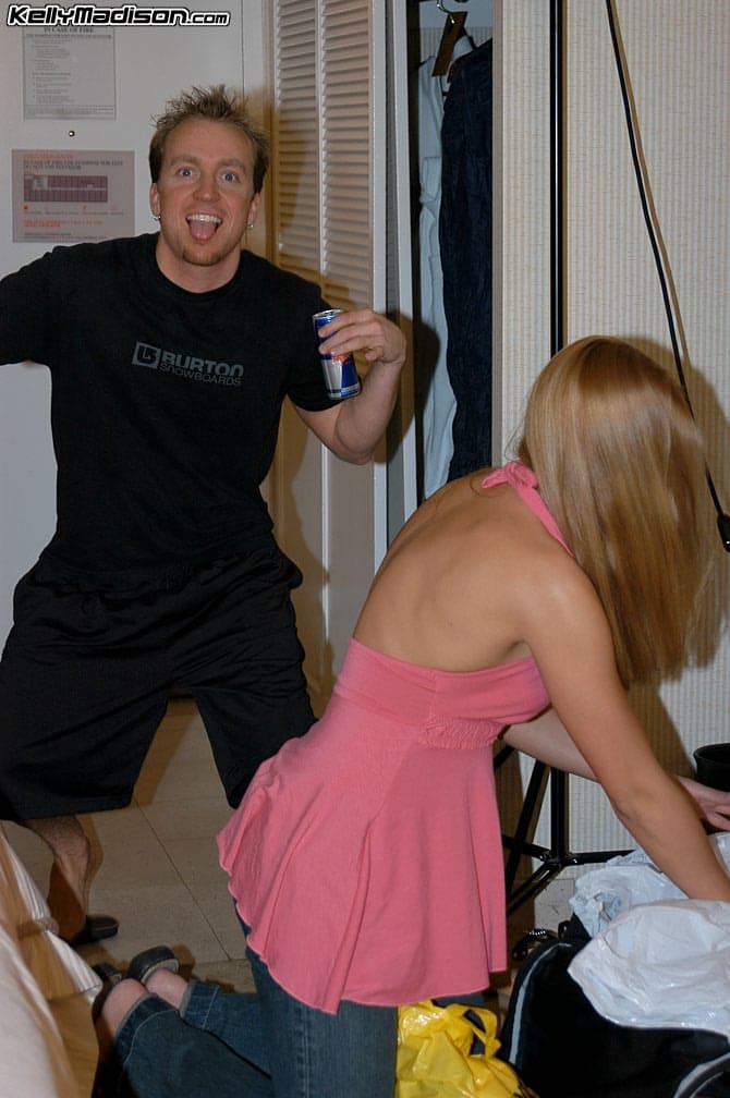 Ryan Wild stars as fiery Lauren Phoenix entices Kelly in explosive Canadian threesome - 7