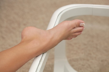 Wein Lewis ravage la bronzée Gina Devine dans une fête de chair torride dans la chambre - 18
