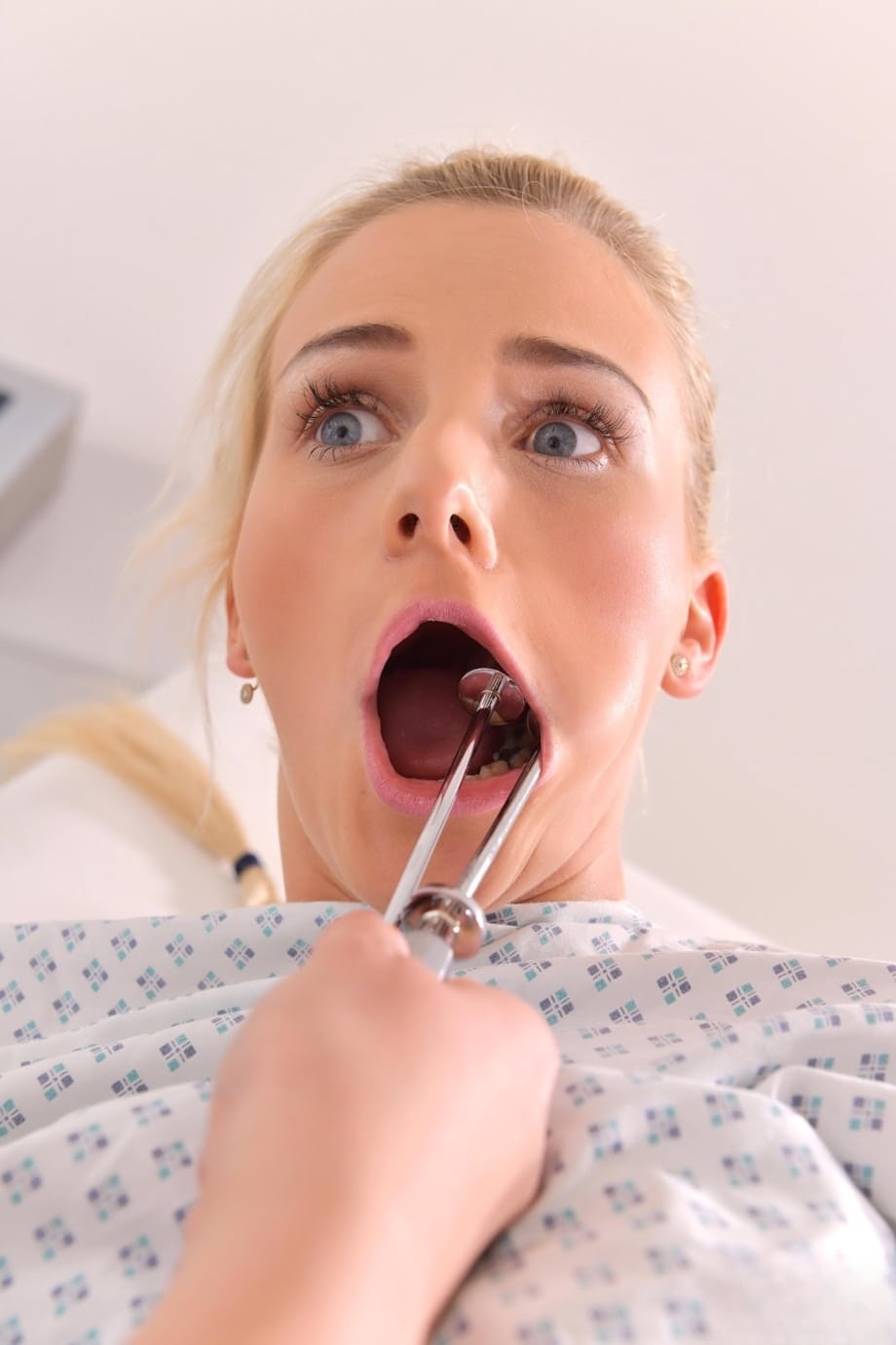 Hot lesbian doctor Nikky Dream toys teen Katy Sky's tiny ass on the exam table