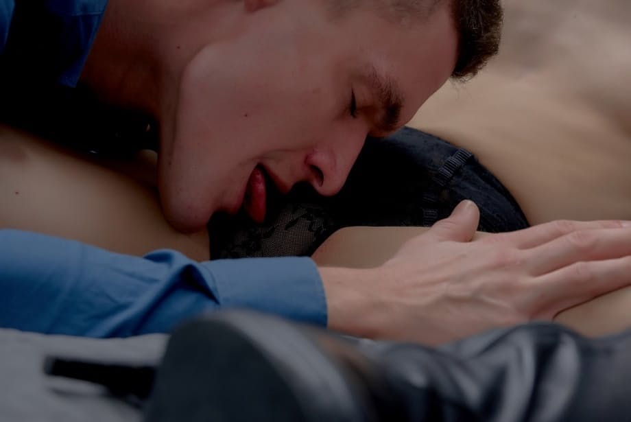 Fantaisie fétichiste : Tina Blade reçoit une éjaculation massive et crémeuse sur son cul de salope - 14