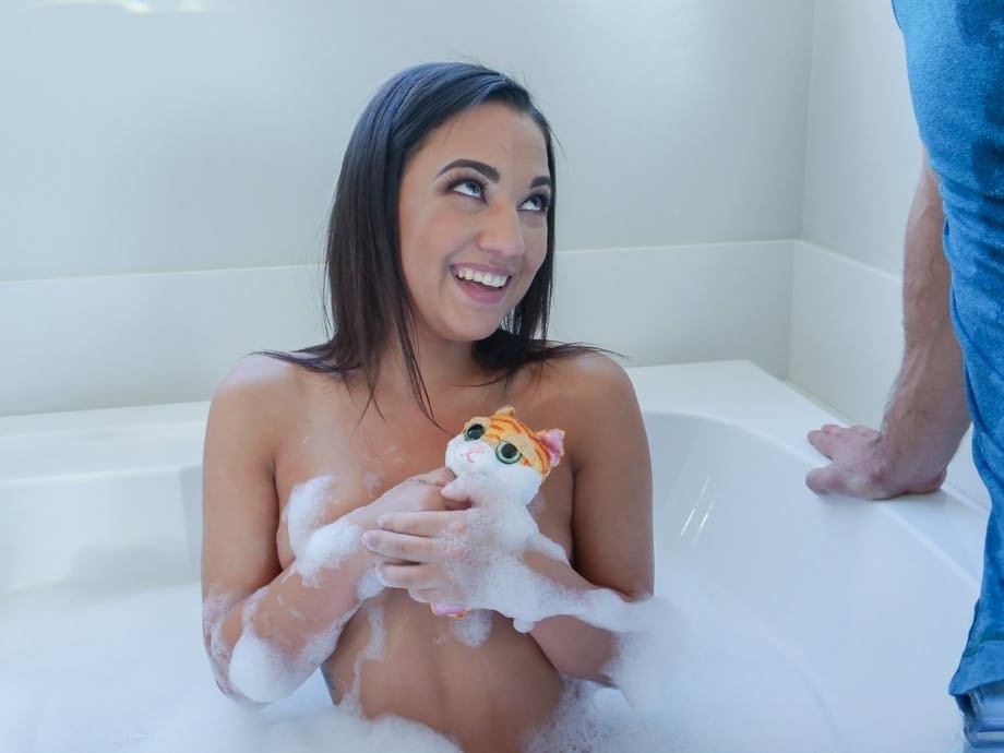 Amara Romani begs her stepdad to flood her juicy twat with thick creampie - 3